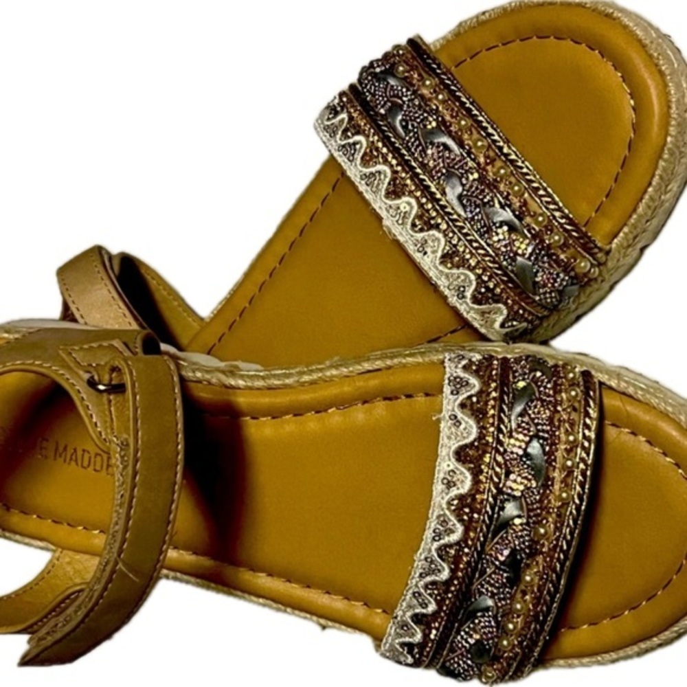 Steve Madden Embellished Tan Sandals